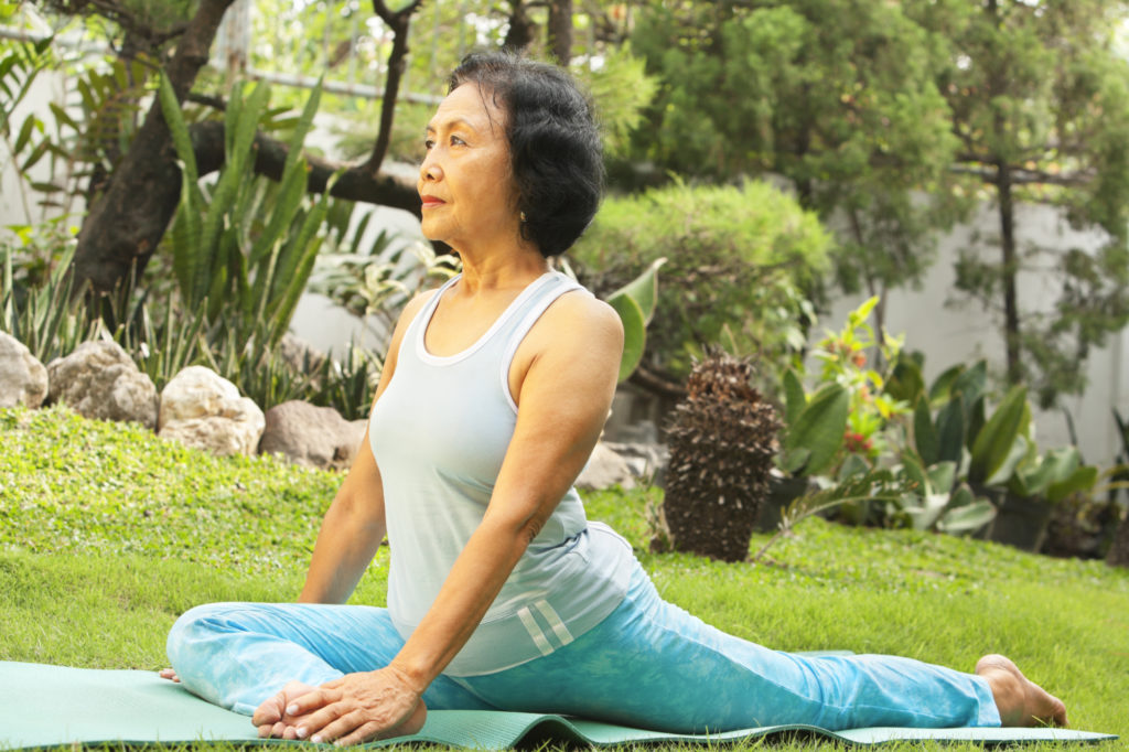 Yoga retreat ideas to promote relaxation