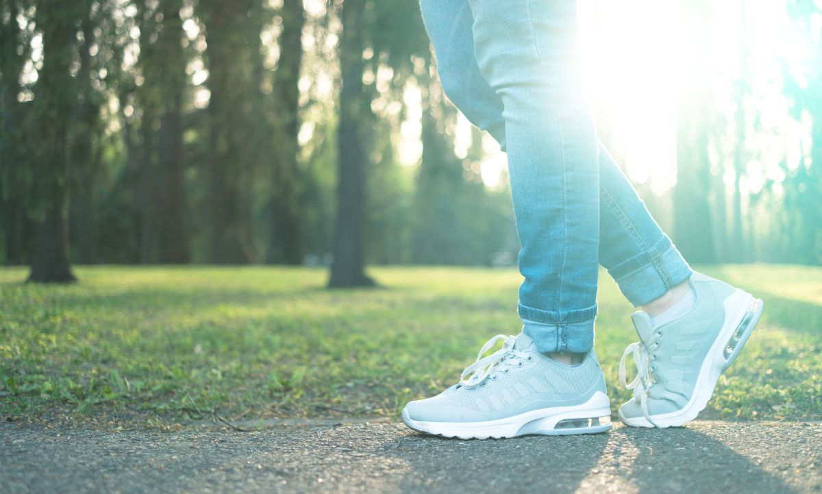 How to Wear Running Shoes with Jeans Follow These Helpful Tips Fitter Habits