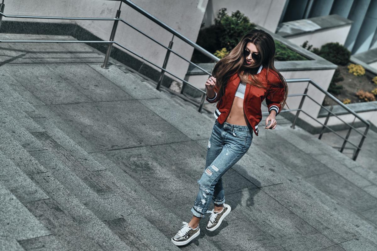 How to Wear Running Shoes with Jeans Follow These Helpful Tips