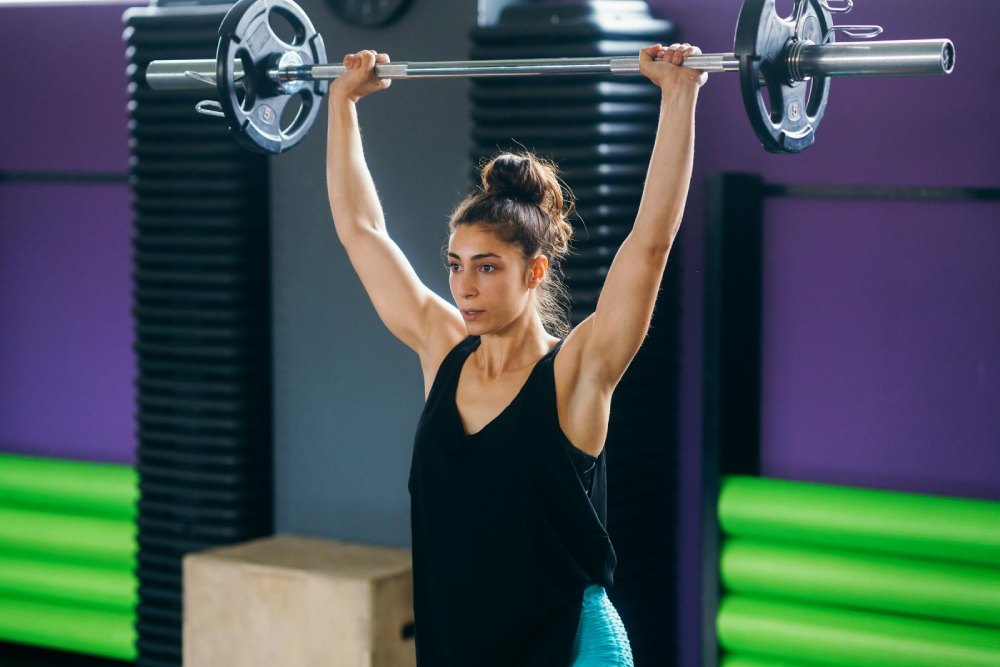 How do runners strength train?