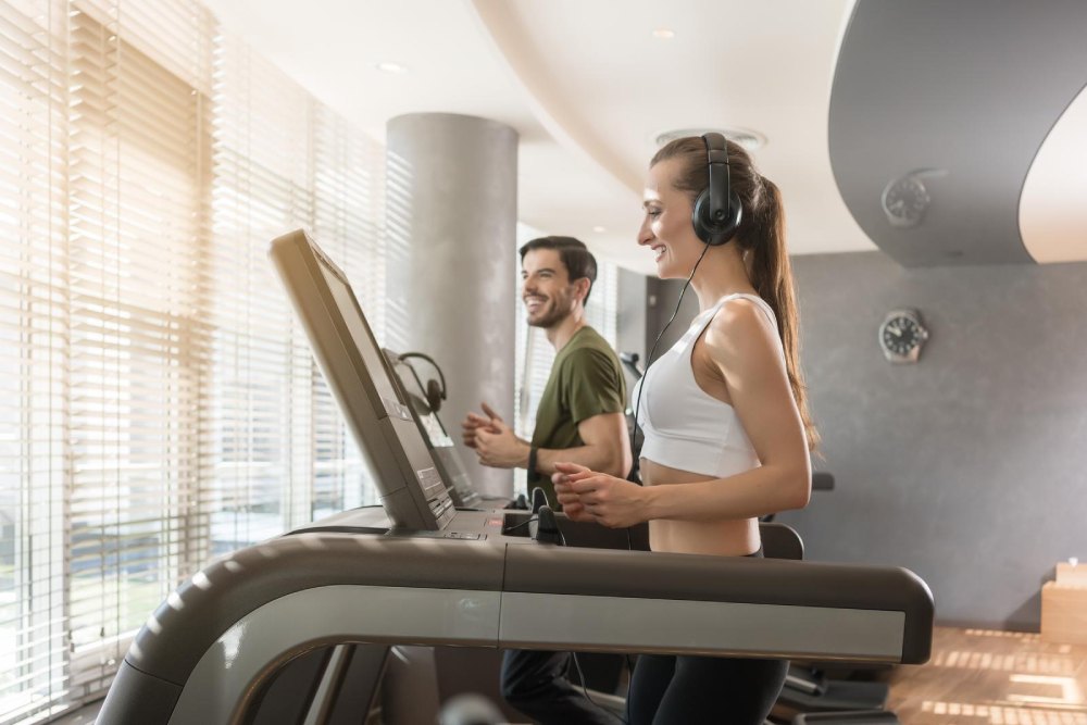 Is watching tv on a treadmill safe?